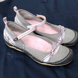 J41 Jambu Grey and Pink (discontinued color)